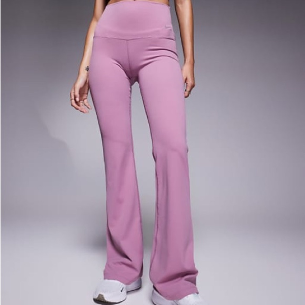 Nike flared Leggings